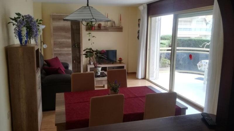 100M2 Big Apartment Private Garden And Pool/ 100M2 Gran Apartamento Jardin Privado Y Piscina / Acogedor Apartamento En Zona Tranquila Y Agradable Камбрильс Экстерьер фото
