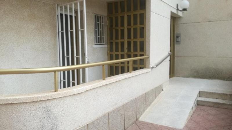 100M2 Big Apartment Private Garden And Pool/ 100M2 Gran Apartamento Jardin Privado Y Piscina / Acogedor Apartamento En Zona Tranquila Y Agradable Камбрильс Экстерьер фото