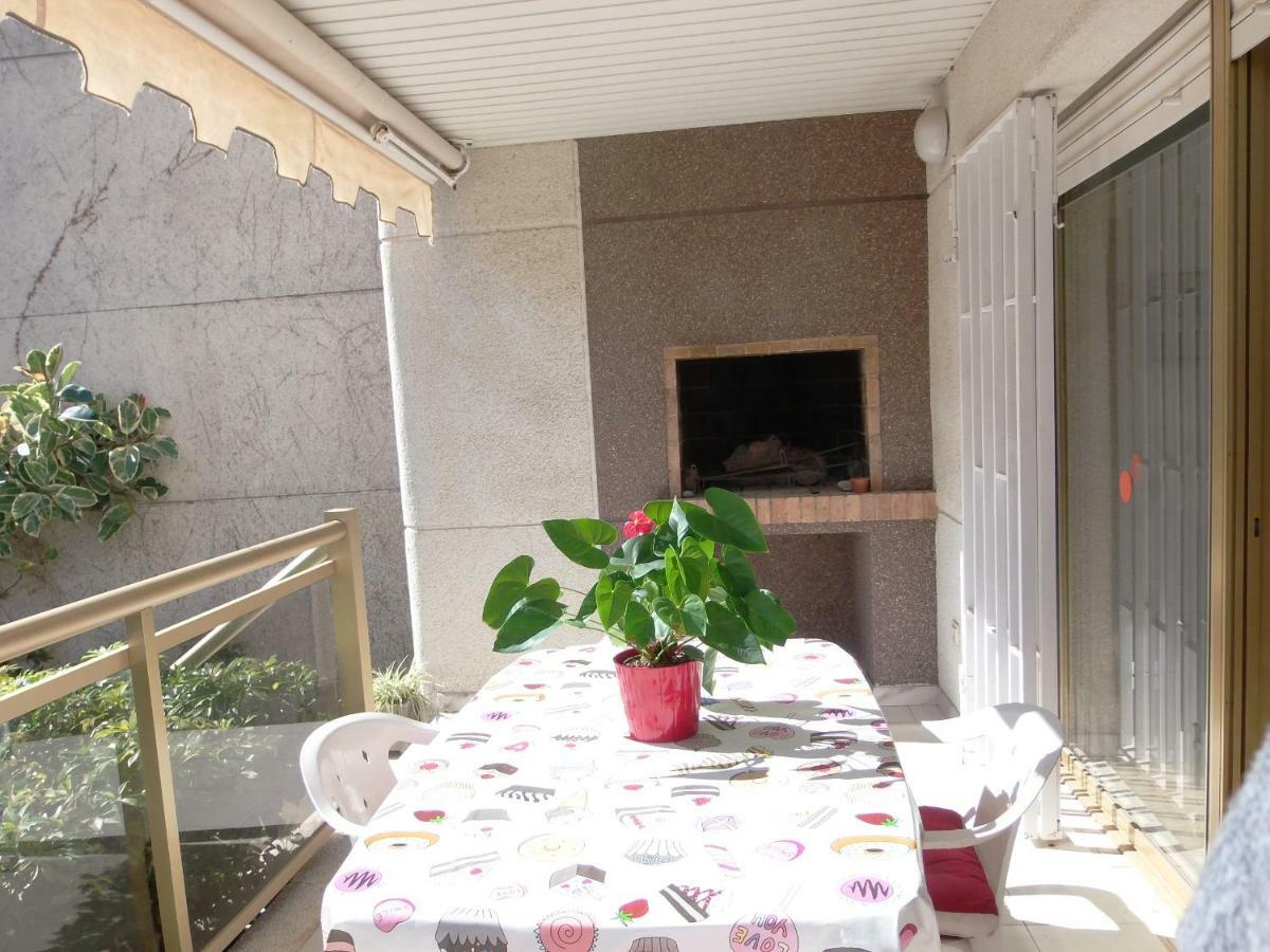 100M2 Big Apartment Private Garden And Pool/ 100M2 Gran Apartamento Jardin Privado Y Piscina / Acogedor Apartamento En Zona Tranquila Y Agradable Камбрильс Экстерьер фото