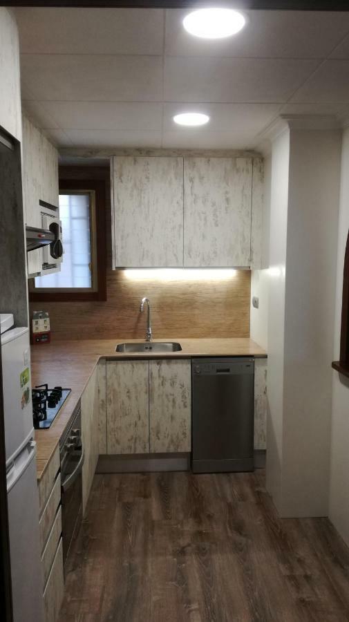 100M2 Big Apartment Private Garden And Pool/ 100M2 Gran Apartamento Jardin Privado Y Piscina / Acogedor Apartamento En Zona Tranquila Y Agradable Камбрильс Экстерьер фото